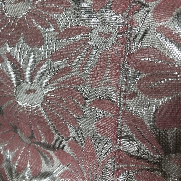 Do & Be V-neck, Zipper Back Crop Top Medium - Picture 5 of 5